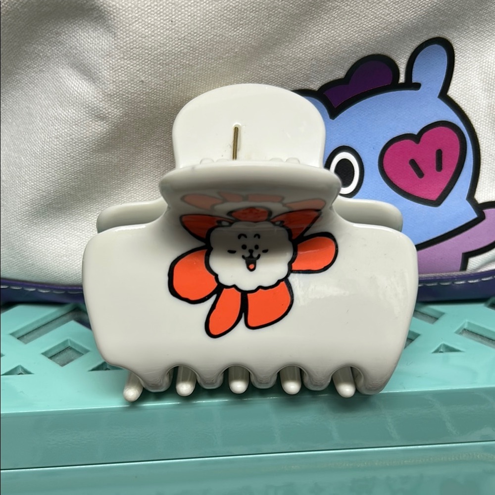 Kitsch x BT21 BTS hair clip